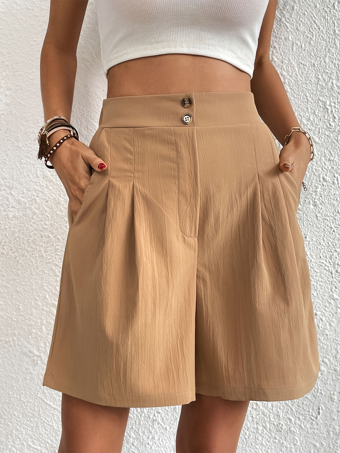 Pocketed Half Elastic Waist Shorts