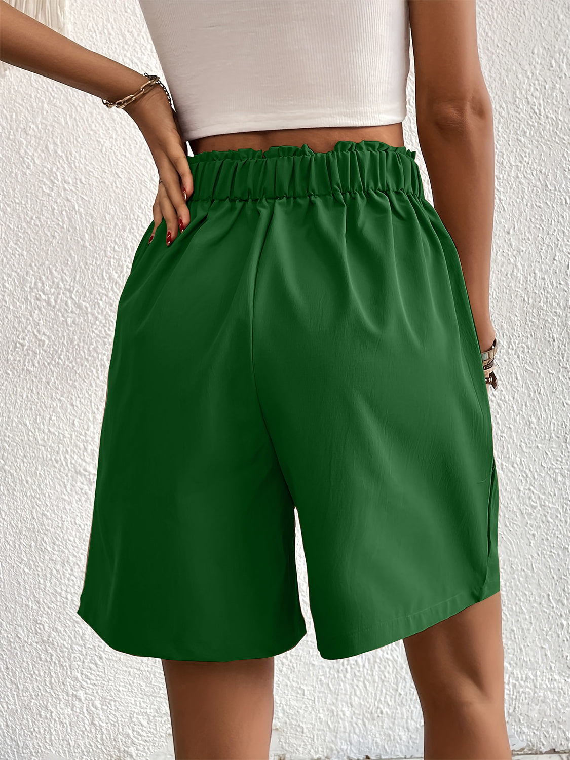 Pocketed Half Elastic Waist Shorts