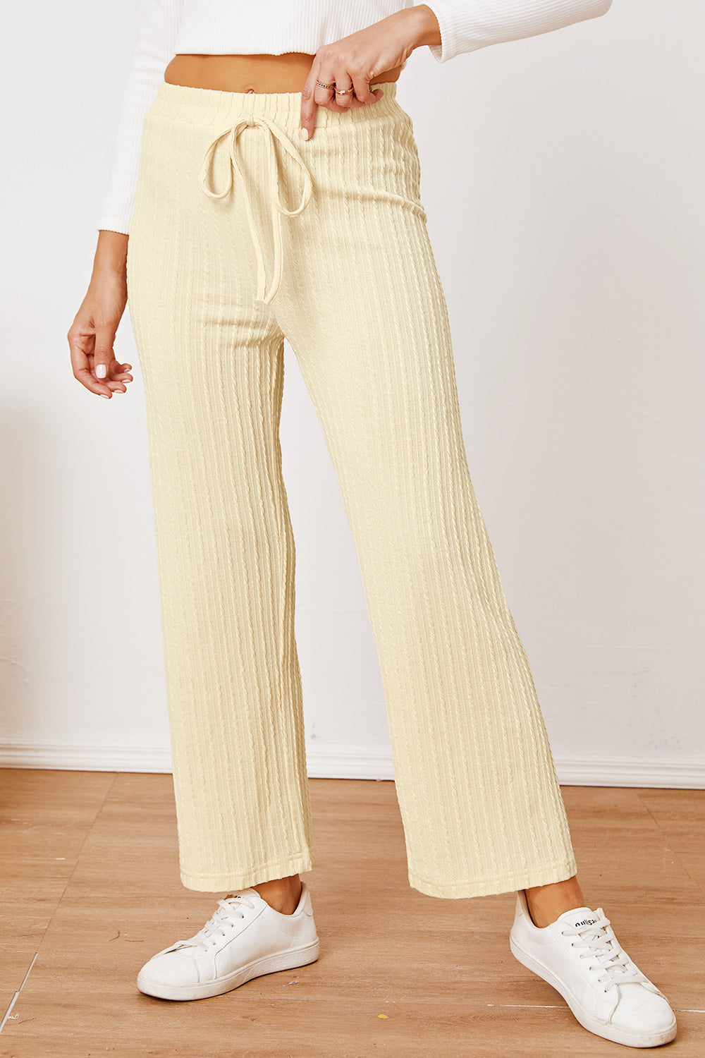 Textured Elastic Waist Straight Pants